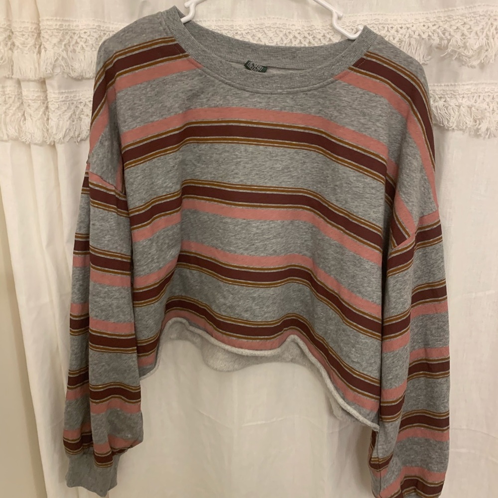 cropped crew neck sweatshirt